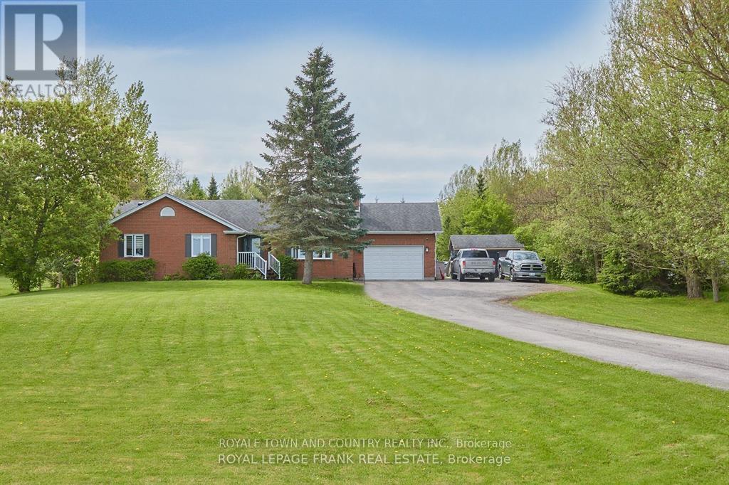 42 Pigeon Lake Road, Kawartha Lakes (Lindsay), Ontario  K9V 4R6 - Photo 1 - X11986977