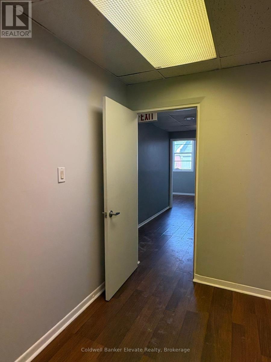 B - 90 Main Street S, Halton Hills, Ontario  L7G 3E4 - Photo 13 - W12026822