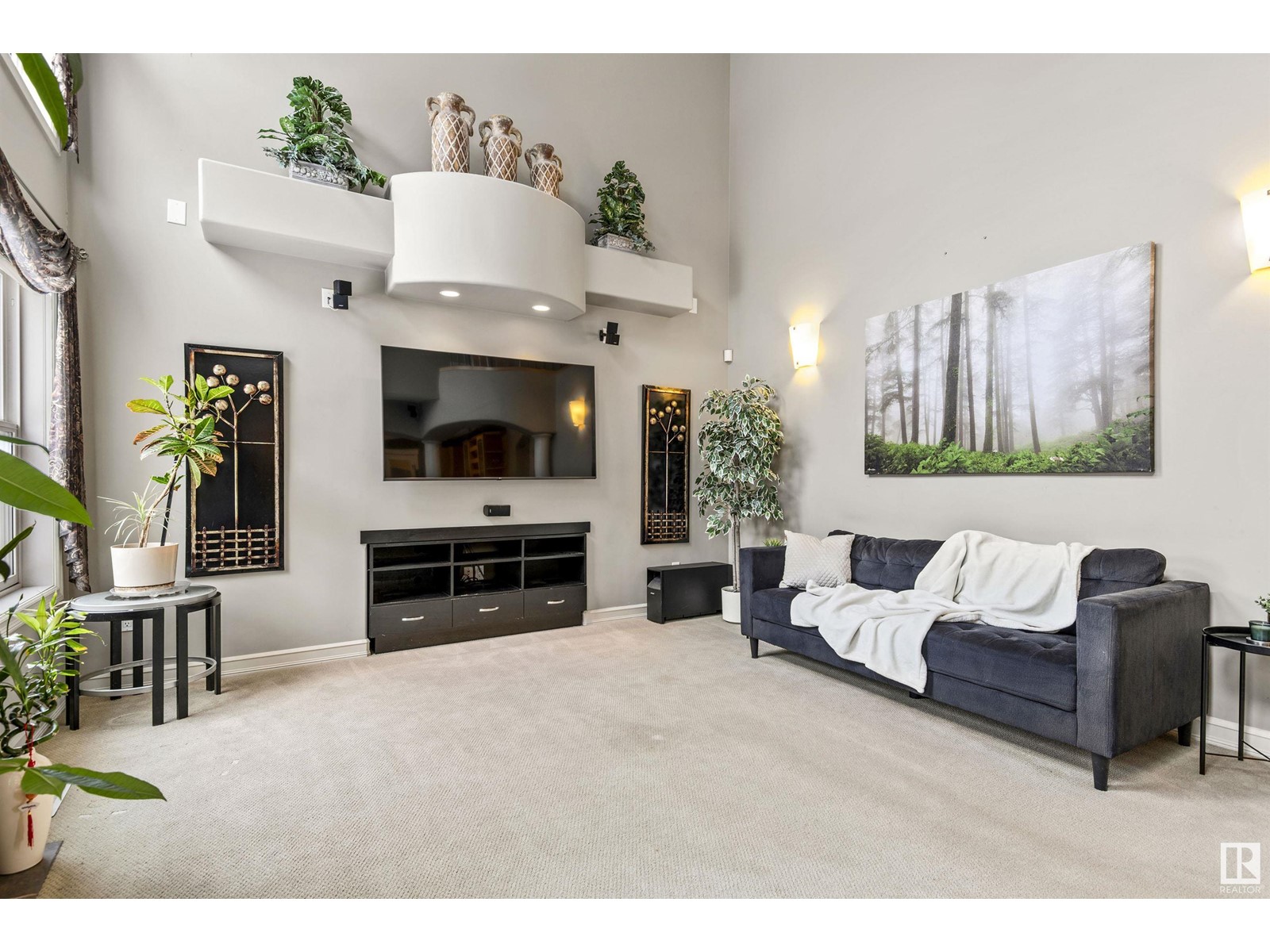 Property at 207 FALCONER LI NW image 2