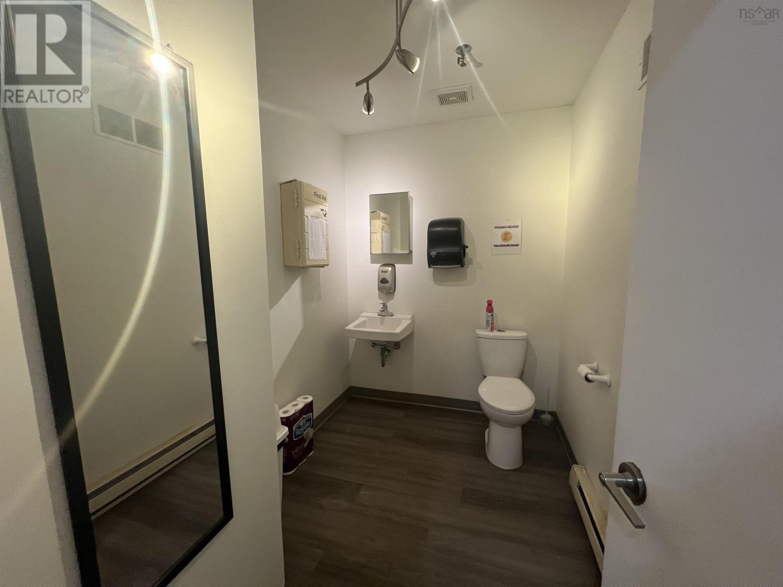 130 Bluewater Road, Bedford, Nova Scotia  B4B 1G7 - Photo 9 - 202505301