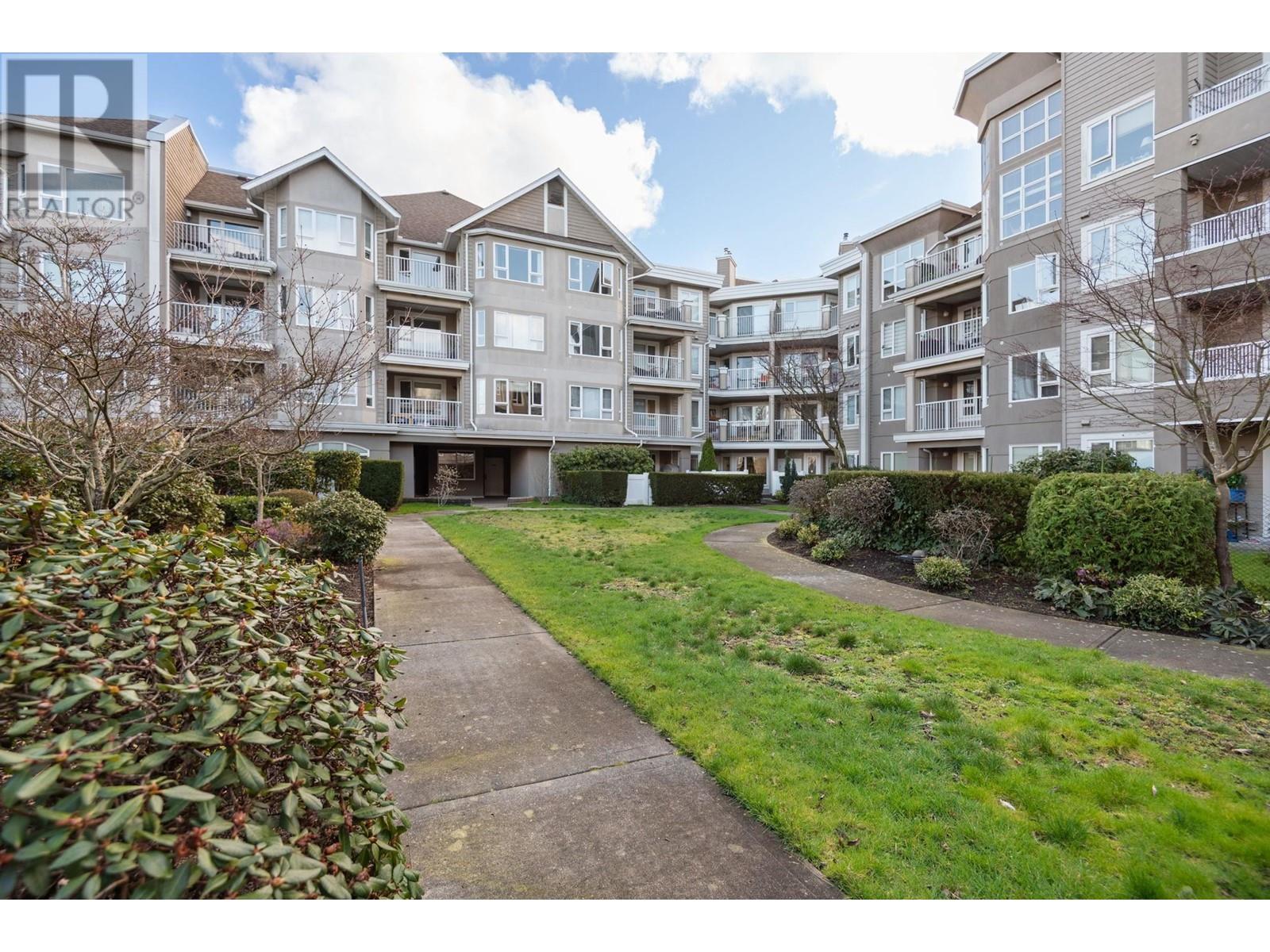 Listing Picture 23 of 26 : 403 5888 DOVER CRESCENT, Richmond / 烈治文 - 魯藝地產 Yvonne Lu Group - MLS Medallion Club Member