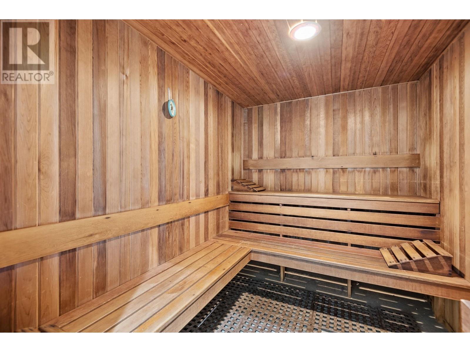 Listing Picture 19 of 26 : 403 5888 DOVER CRESCENT, Richmond / 烈治文 - 魯藝地產 Yvonne Lu Group - MLS Medallion Club Member