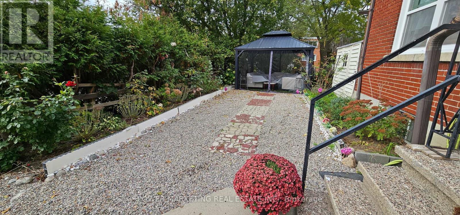 Property at 1047 HOLLINGTON STREET image 5