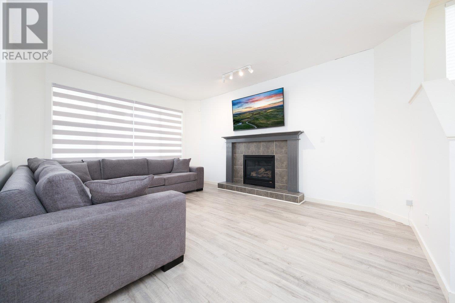 24342 102b Avenue, Maple Ridge, British Columbia  V2W 1Y2 - Photo 3 - R2979771