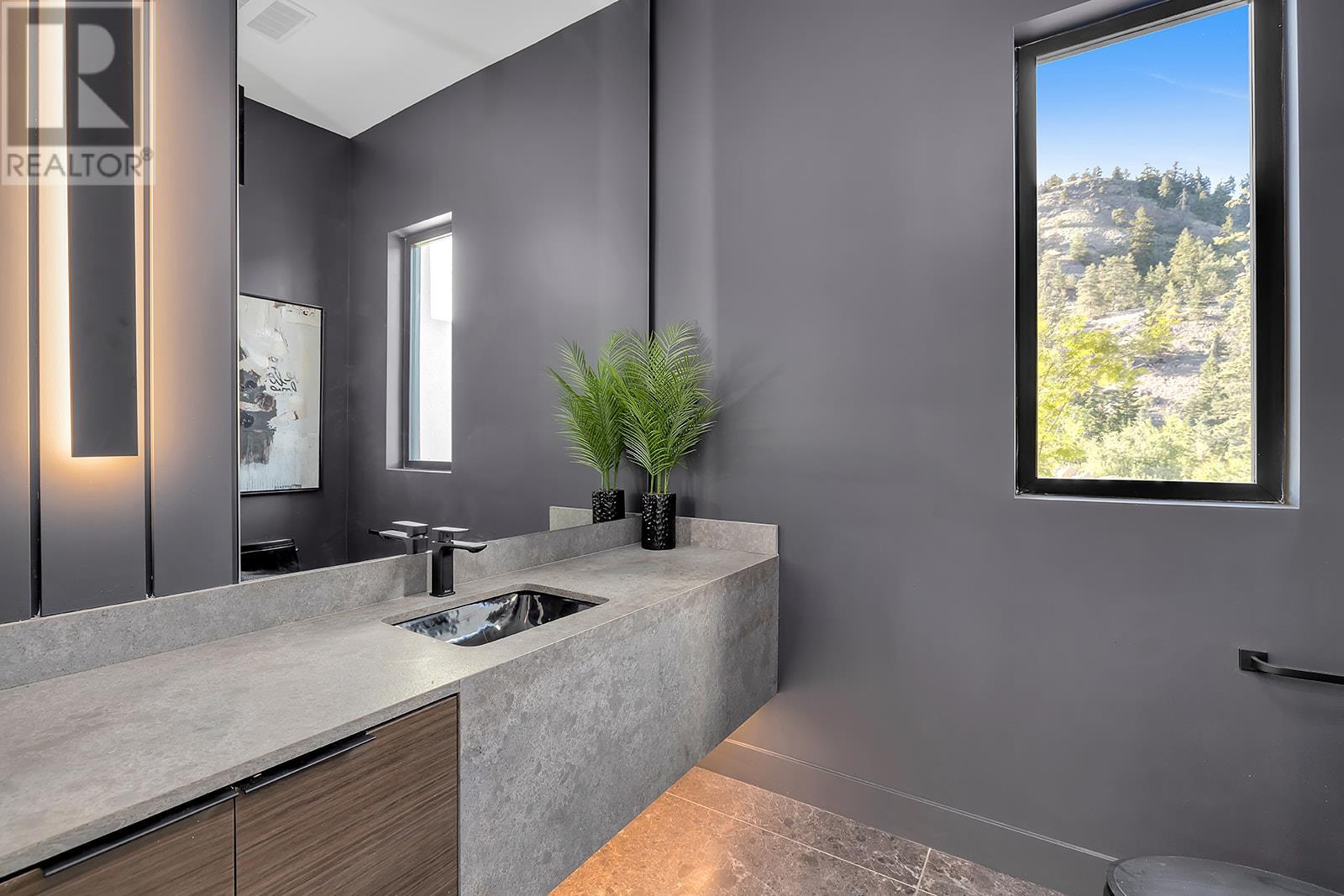 1523 Cabernet Way Kelowna Photo 8