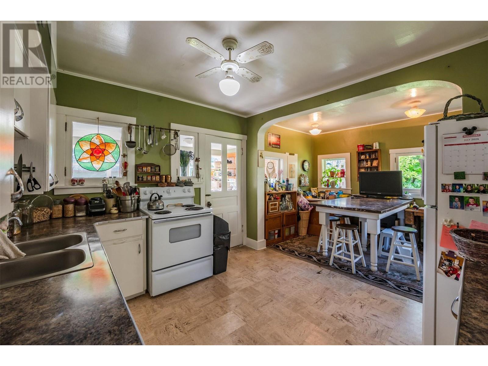Property at 12609 Lakeshore Drive S image 5