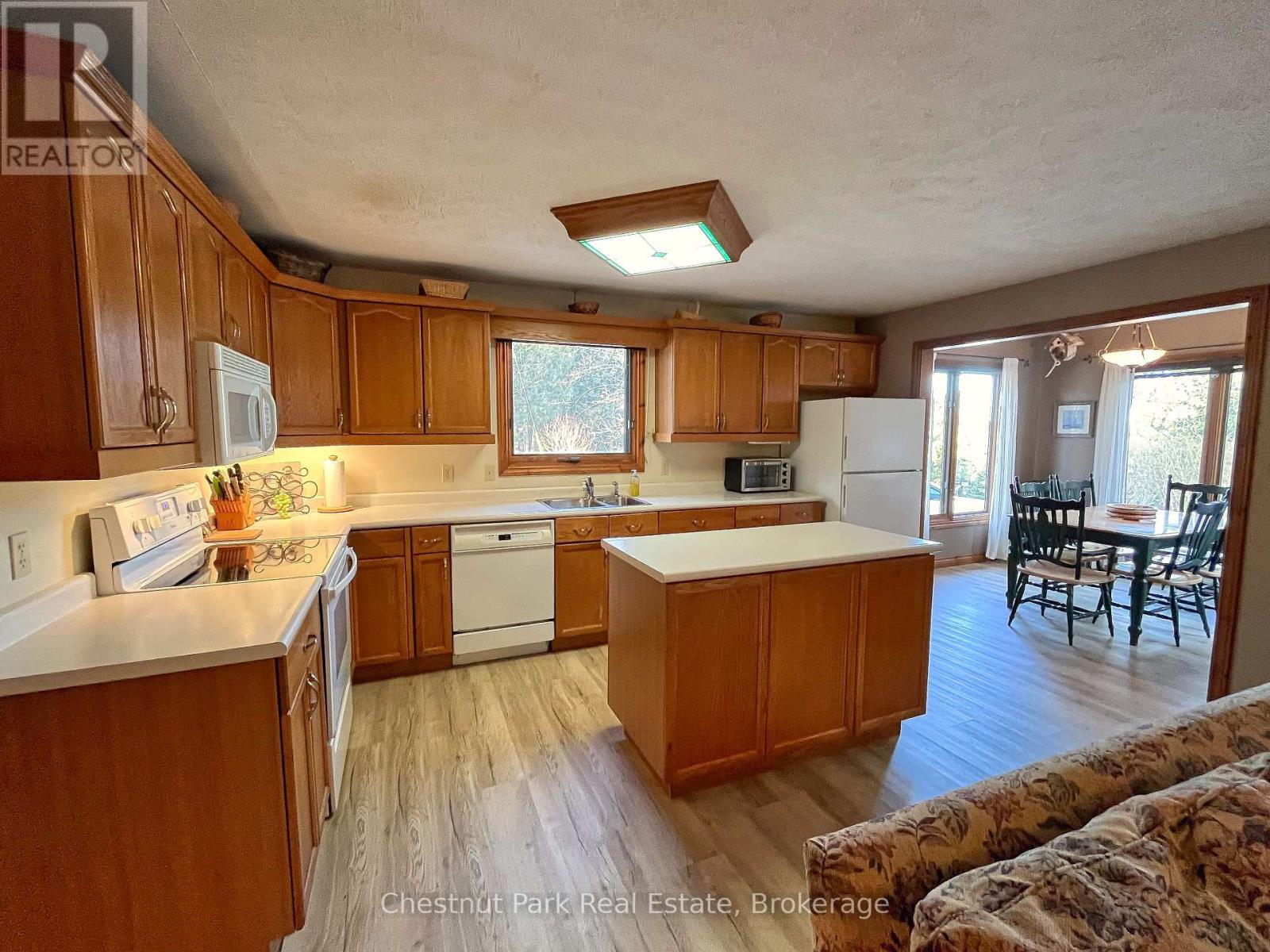 145 Scott Street, Georgian Bluffs, Ontario  N0H 2T0 - Photo 8 - X12029130