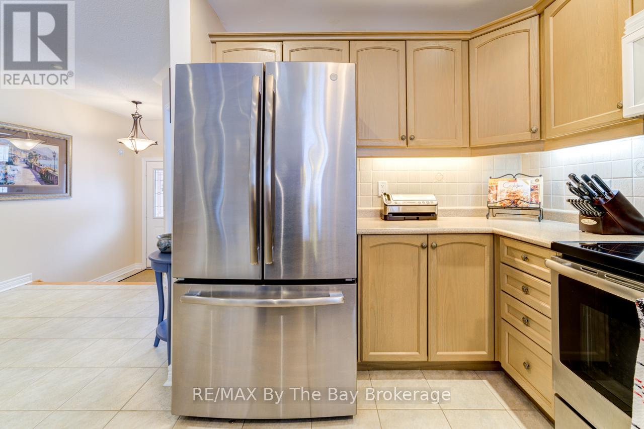 2 Princess Point Drive, Wasaga Beach, Ontario  L9Z 3C3 - Photo 11 - S11986079