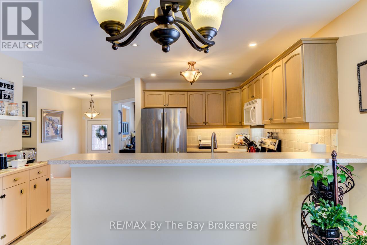 2 Princess Point Drive, Wasaga Beach, Ontario  L9Z 3C3 - Photo 14 - S11986079