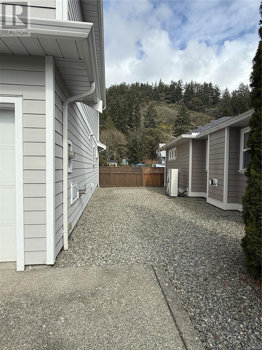 Property at 2796 Lake End Rd image 2