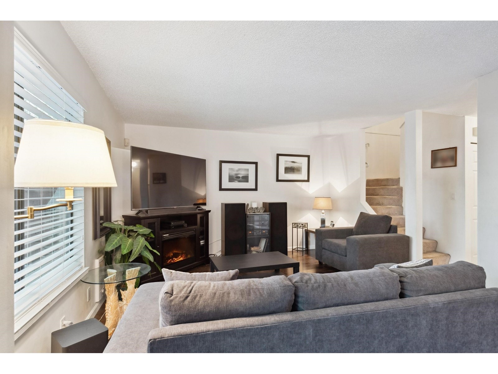 200 10620 150 Street, Surrey, British Columbia  V3R 7R9 - Photo 4 - R2966218