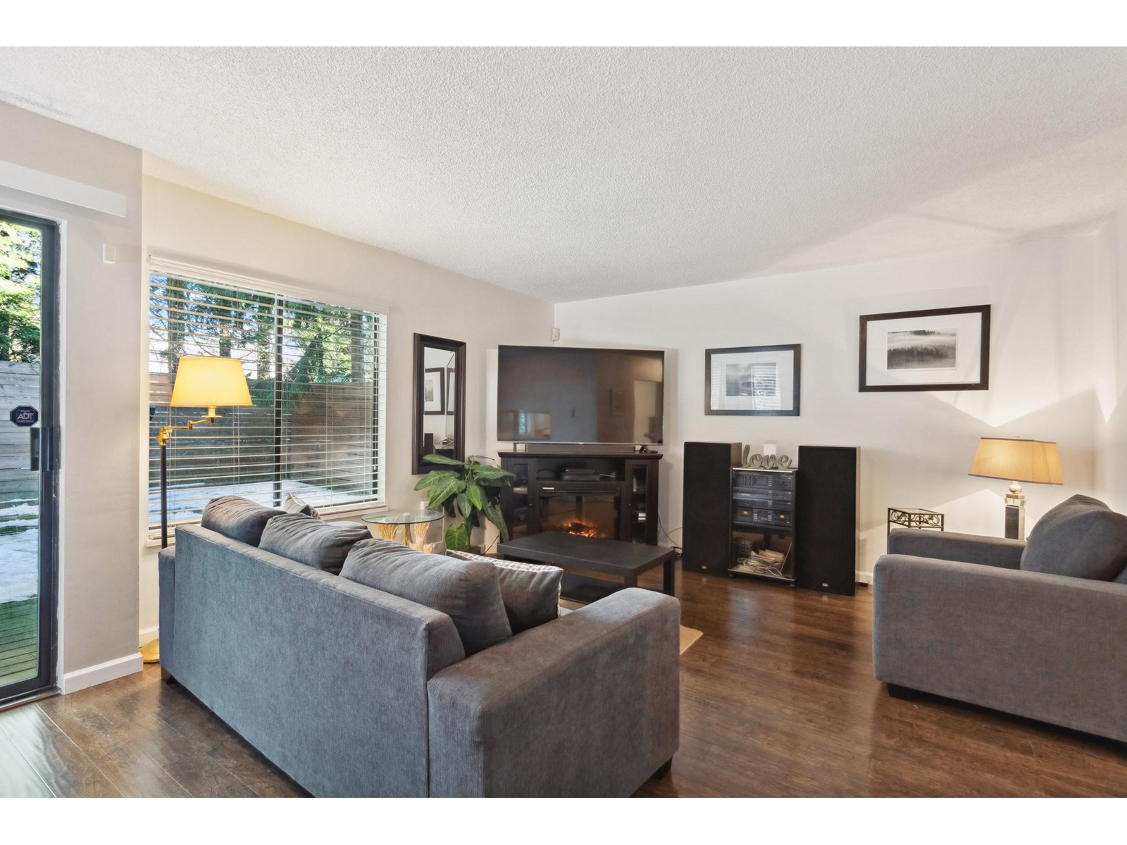 200 10620 150 STREET, surrey, British Columbia
