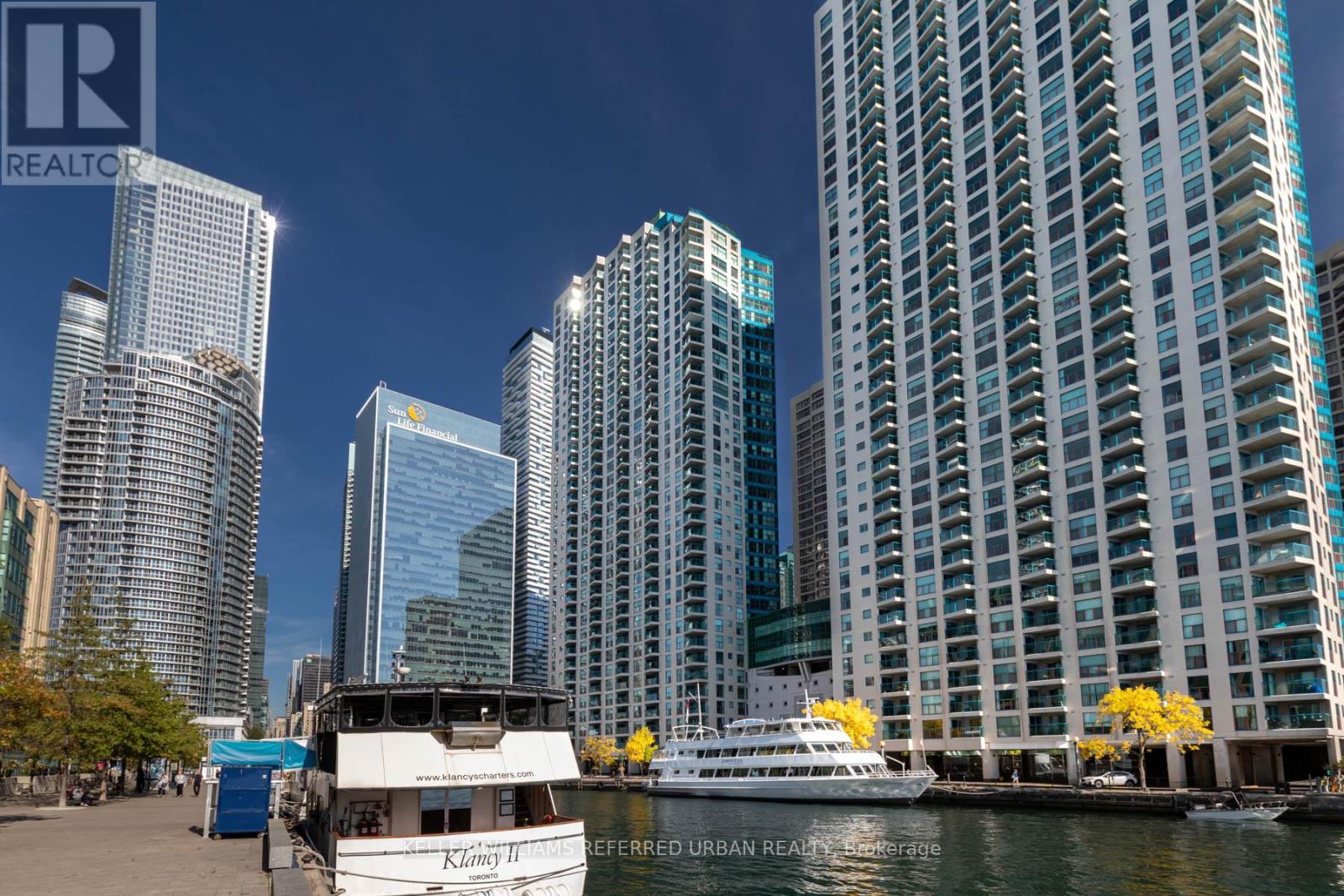302 - 77 HARBOUR SQUARE, Toronto, Ontario