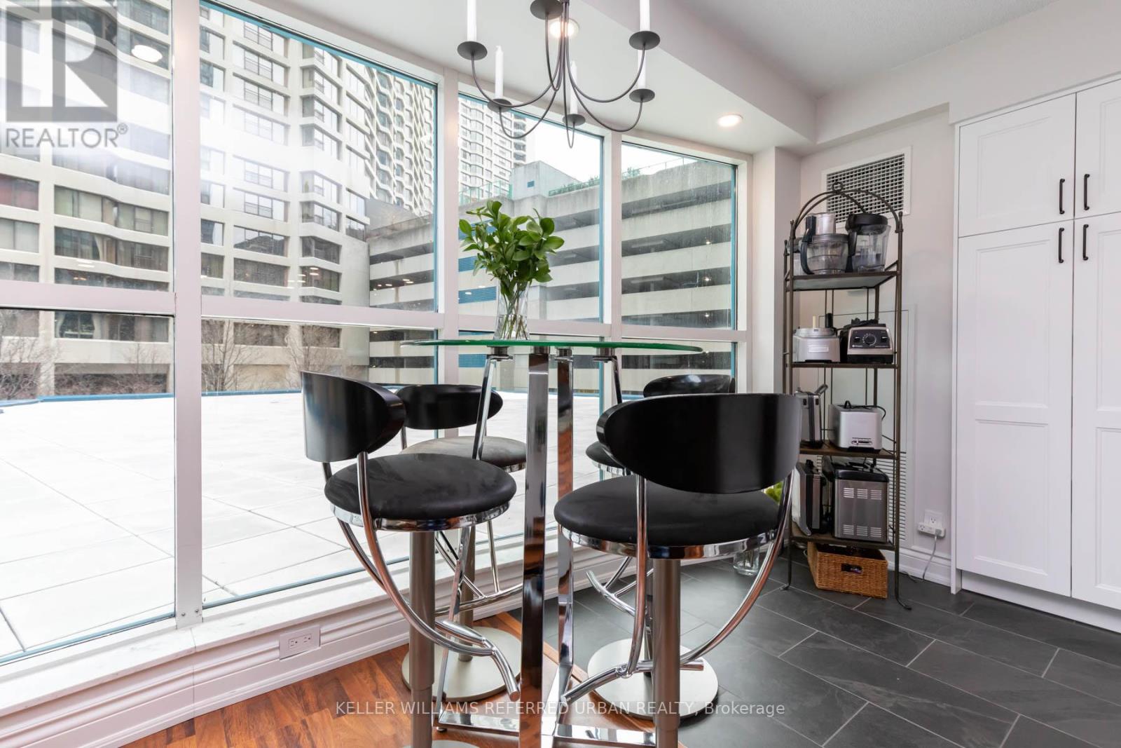 302 - 77 Harbour Square, Toronto, Ontario  M5J 2S2 - Photo 14 - C12029232