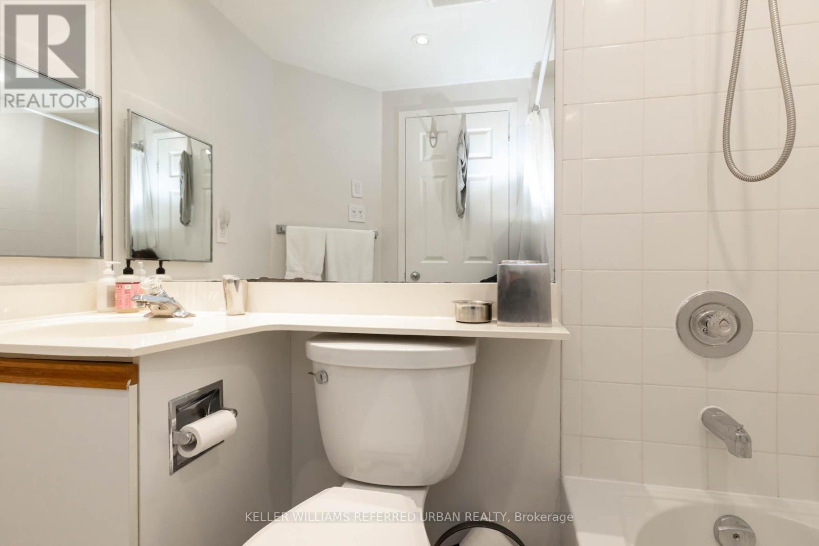 302 - 77 Harbour Square, Toronto, Ontario  M5J 2S2 - Photo 20 - C12029232