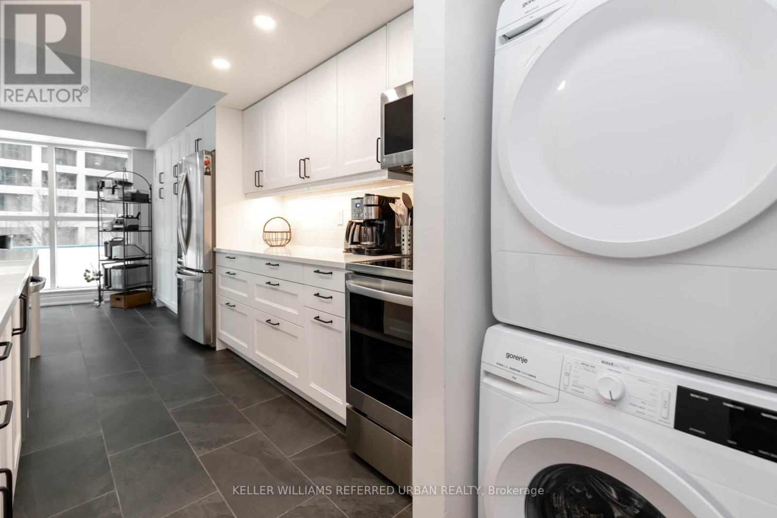 302 - 77 Harbour Square, Toronto, Ontario  M5J 2S2 - Photo 25 - C12029232