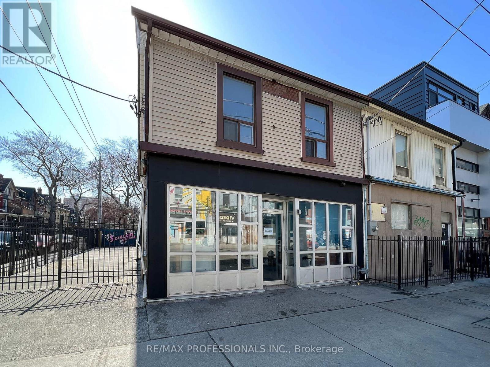 Main - 345 Dundas Street E, Toronto, Ontario  M5A 2A2 - Photo 3 - C12029275