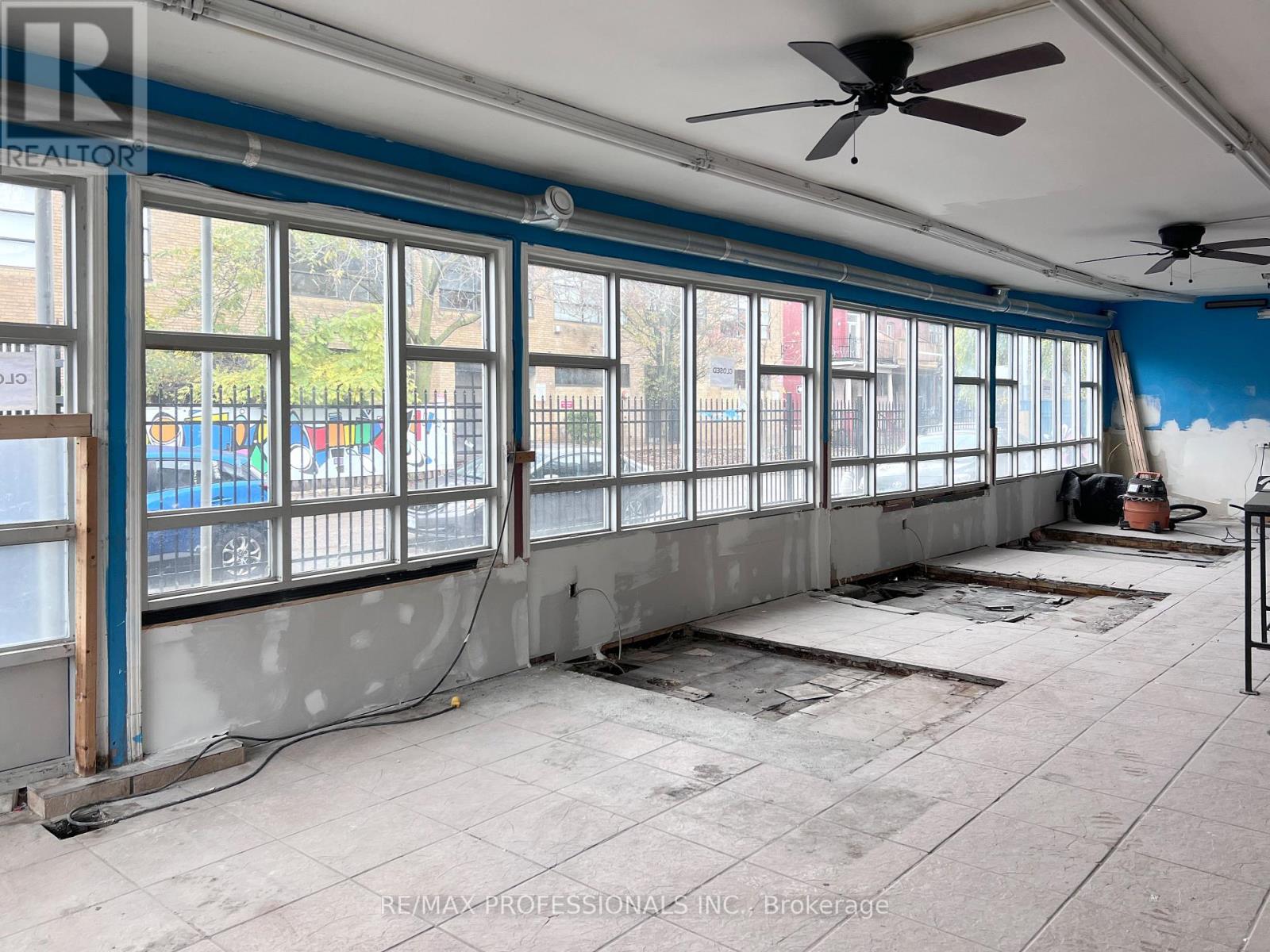 Main - 345 Dundas Street E, Toronto, Ontario  M5A 2A2 - Photo 6 - C12029275
