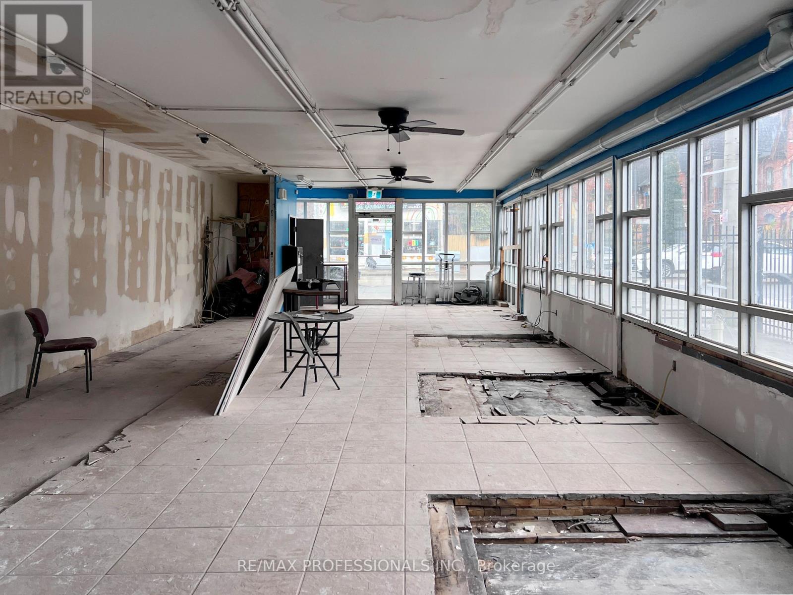 Main - 345 Dundas Street E, Toronto, Ontario  M5A 2A2 - Photo 7 - C12029275