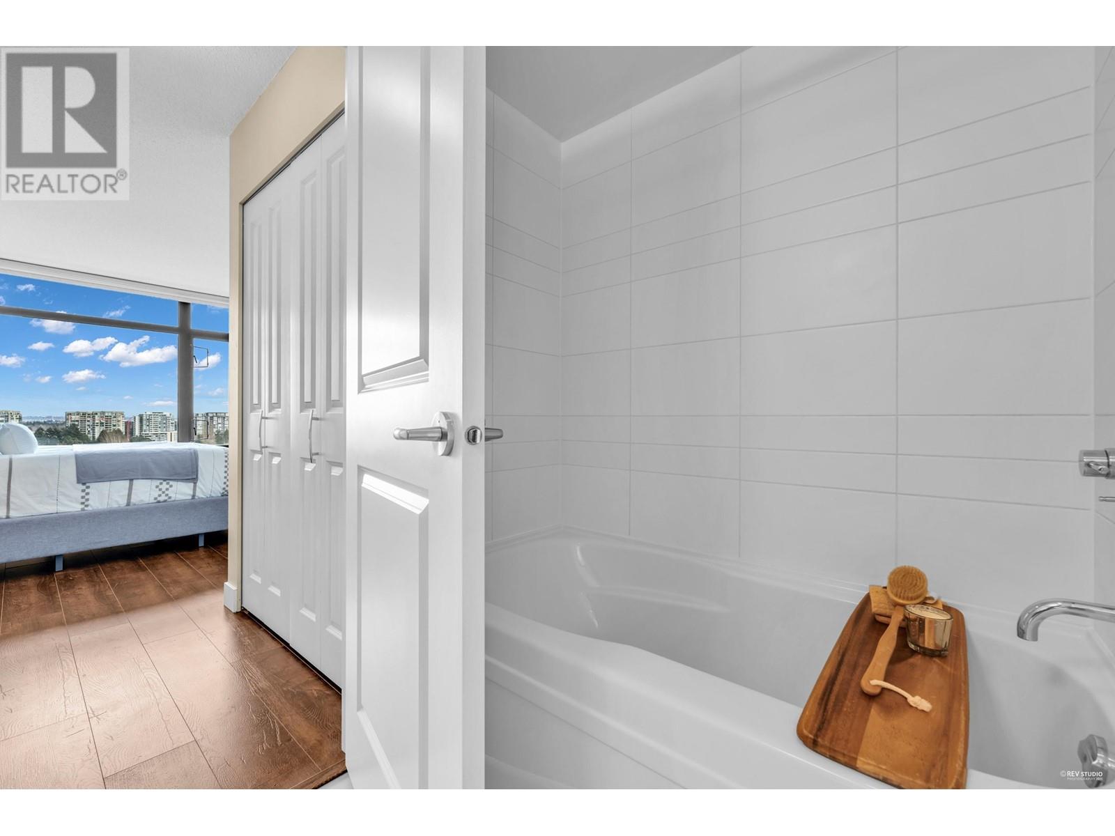 Listing Picture 28 of 36 : 1603 6351 BUSWELL STREET, Richmond / 烈治文 - 魯藝地產 Yvonne Lu Group - MLS Medallion Club Member