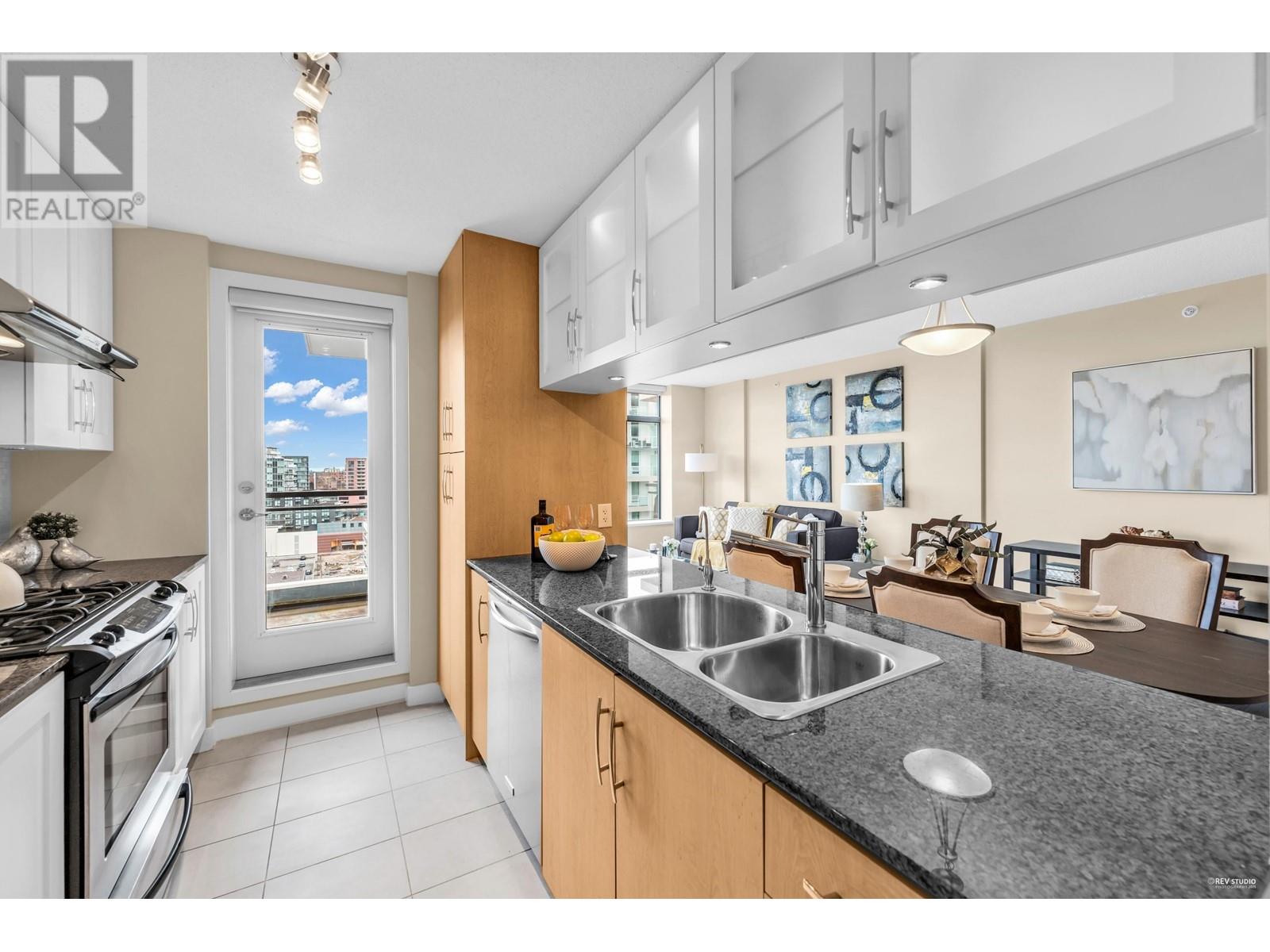 Listing Picture 11 of 36 : 1603 6351 BUSWELL STREET, Richmond / 烈治文 - 魯藝地產 Yvonne Lu Group - MLS Medallion Club Member
