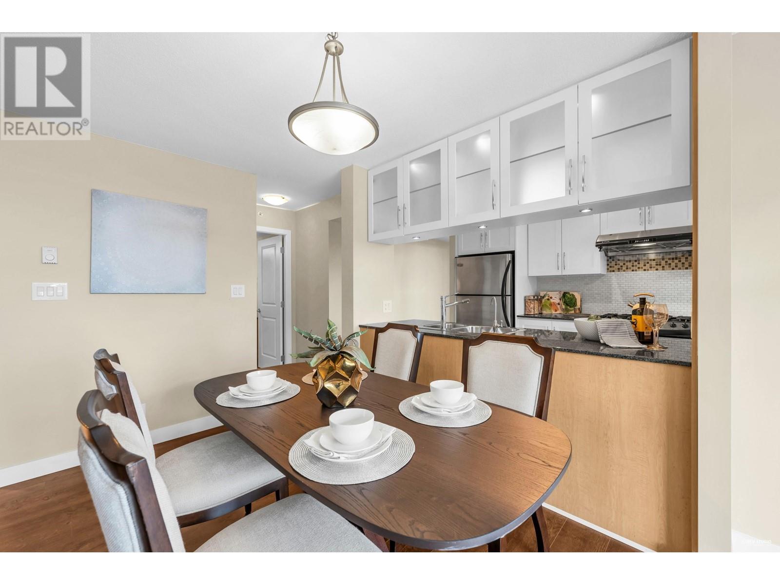Listing Picture 13 of 36 : 1603 6351 BUSWELL STREET, Richmond / 烈治文 - 魯藝地產 Yvonne Lu Group - MLS Medallion Club Member
