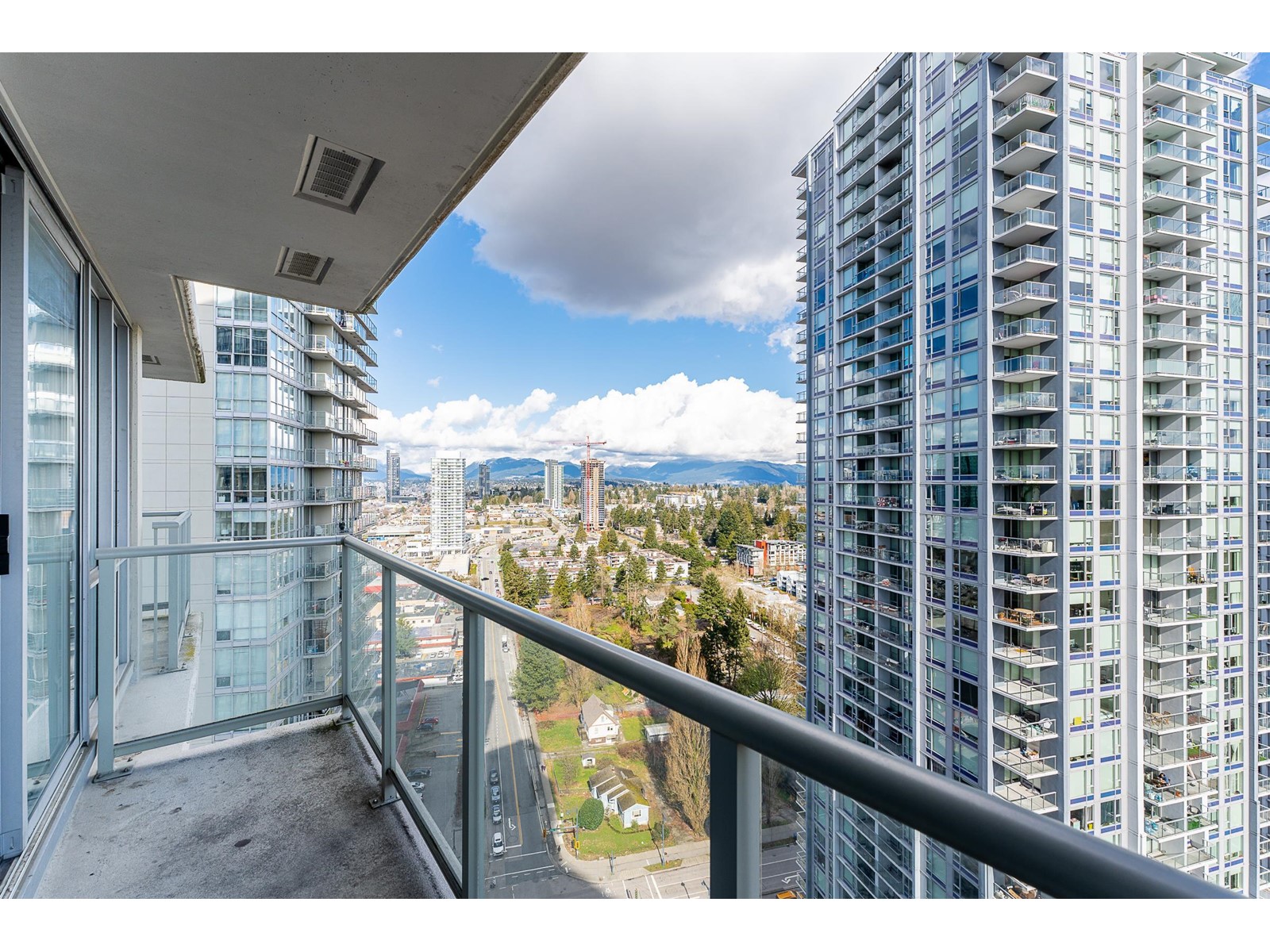 2503 9981 Whalley Boulevard, Surrey, British Columbia  V3T 0G6 - Photo 12 - R2979362