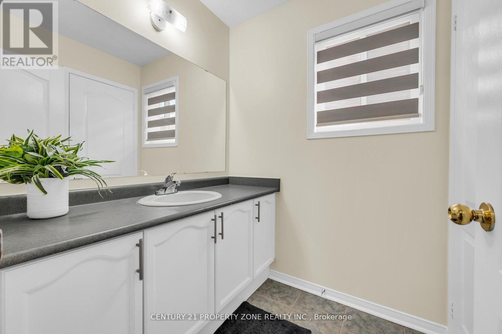 82 Brisdale Drive, Brampton, Ontario  L7A 2G8 - Photo 27 - W12029225