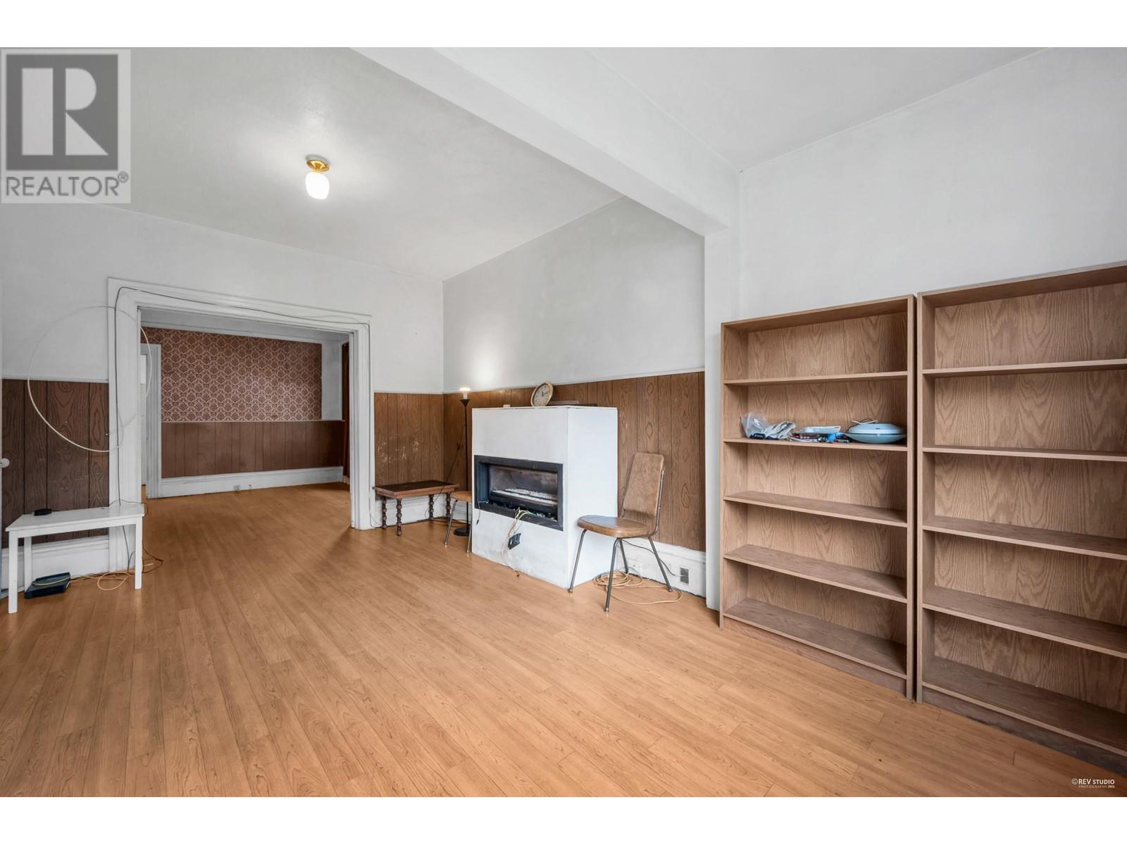 Listing Picture 16 of 26 : 1117 E PENDER STREET, Vancouver / 溫哥華 - 魯藝地產 Yvonne Lu Group - MLS Medallion Club Member