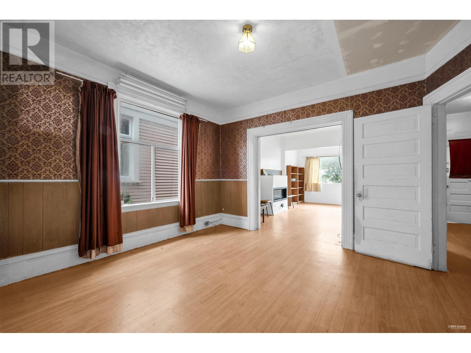 Listing Picture 11 of 26 : 1117 E PENDER STREET, Vancouver / 溫哥華 - 魯藝地產 Yvonne Lu Group - MLS Medallion Club Member