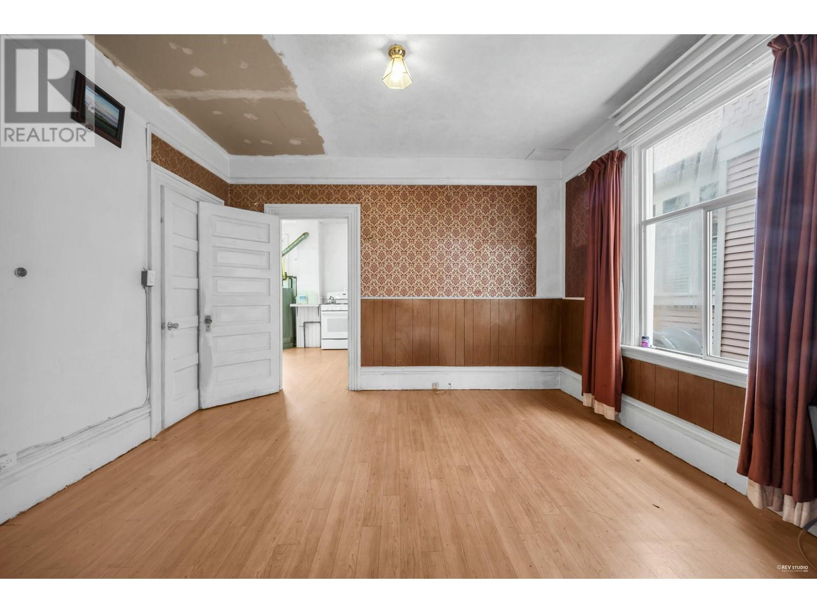 Listing Picture 14 of 26 : 1117 E PENDER STREET, Vancouver / 溫哥華 - 魯藝地產 Yvonne Lu Group - MLS Medallion Club Member