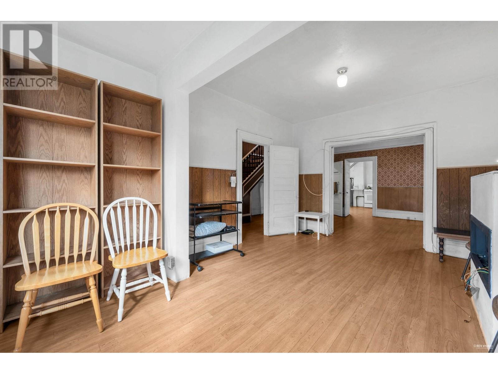 Listing Picture 15 of 26 : 1117 E PENDER STREET, Vancouver / 溫哥華 - 魯藝地產 Yvonne Lu Group - MLS Medallion Club Member