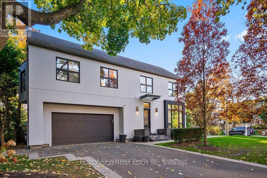 Property at 1414 AMBER CRESCENT image 3