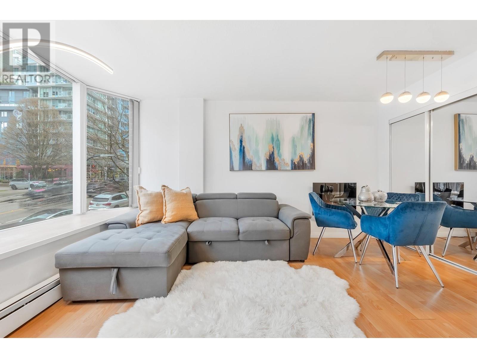 209 1330 Burrard Street, Vancouver, British Columbia  V6Z 2B8 - Photo 3 - R2979788