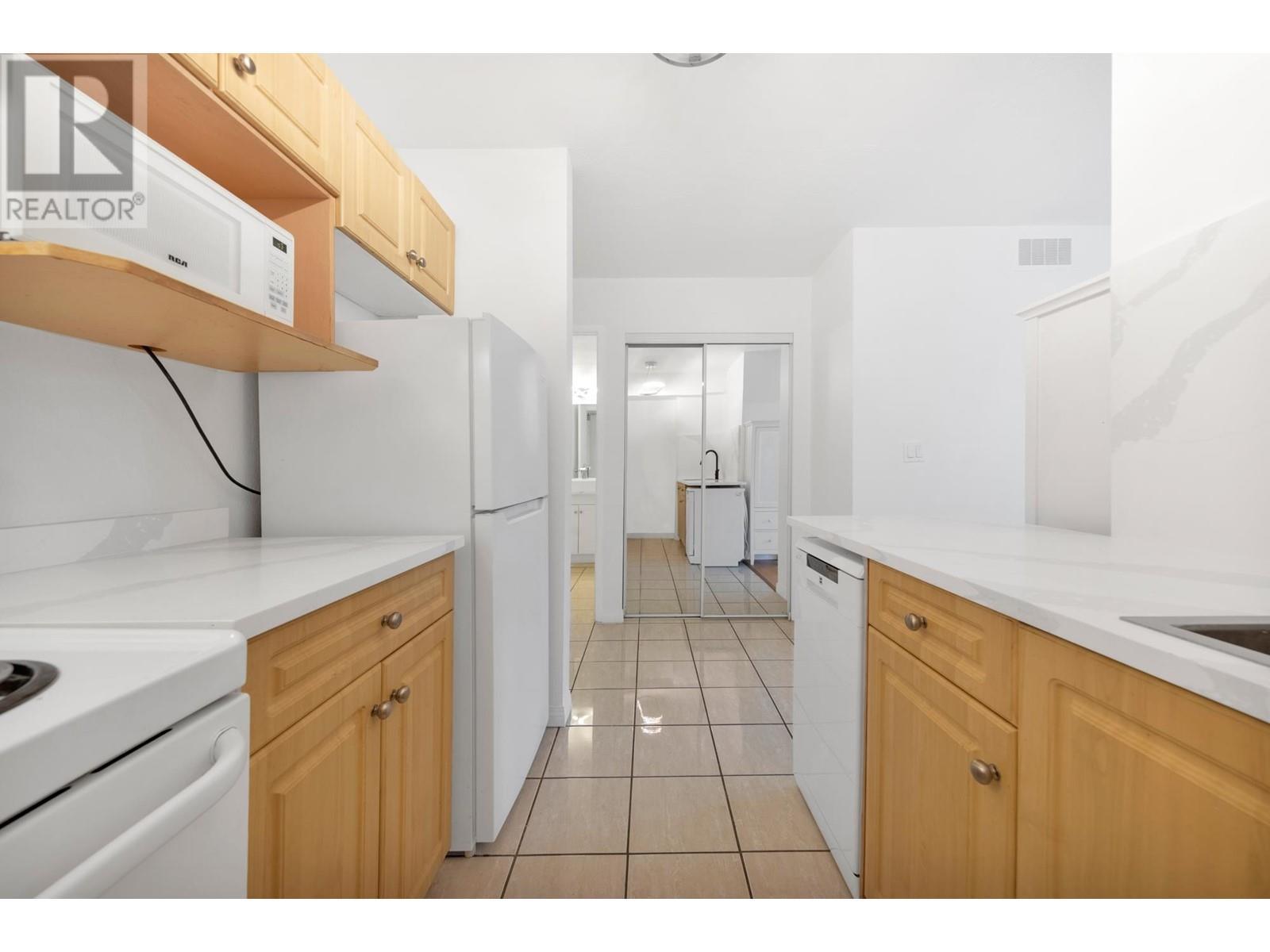 209 1330 Burrard Street, Vancouver, British Columbia  V6Z 2B8 - Photo 9 - R2979788