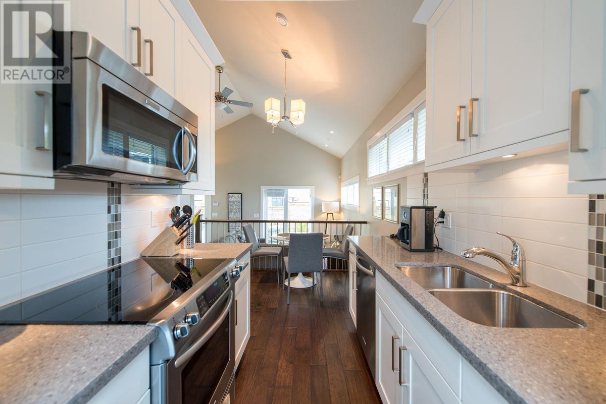 1057 Salsbury Drive, Vancouver, British Columbia  V5L 4A6 - Photo 8 - R2979806