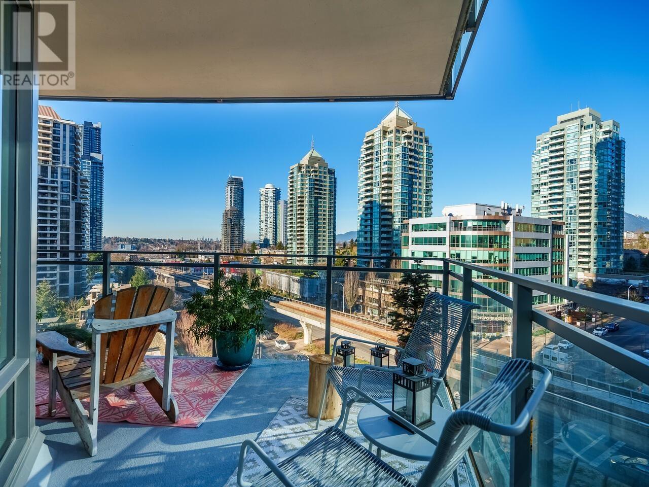 802 2008 Rosser Avenue, Burnaby, British Columbia  V5C 0H8 - Photo 3 - R2979853