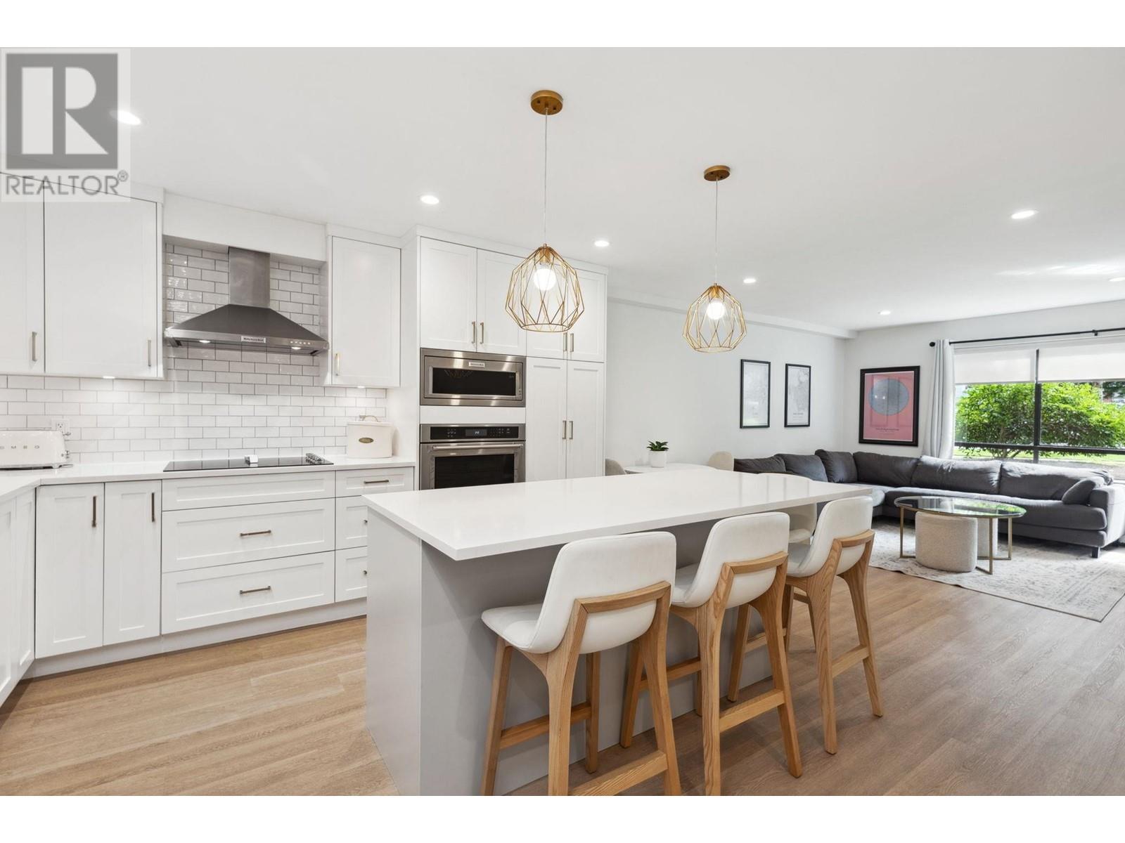 107 1877 W 5TH AVENUE, Vancouver