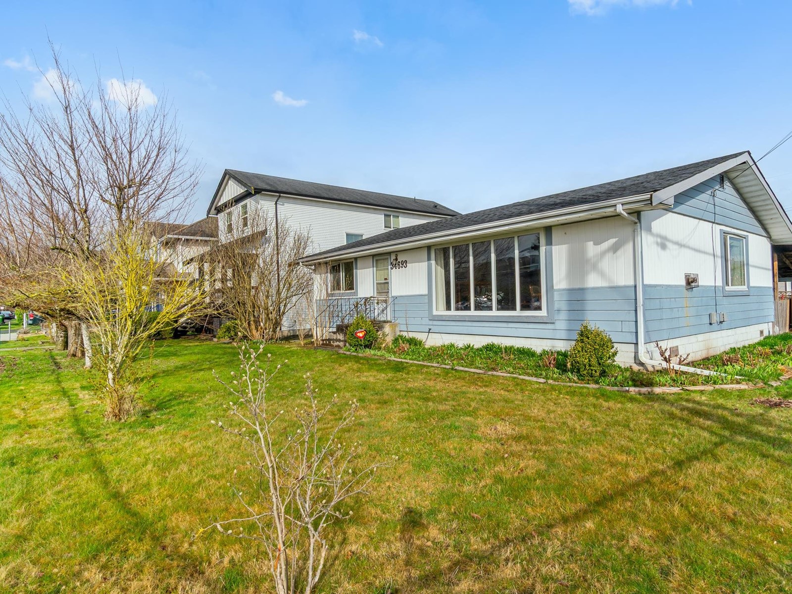 Property at 34693 2 AVENUE image 2
