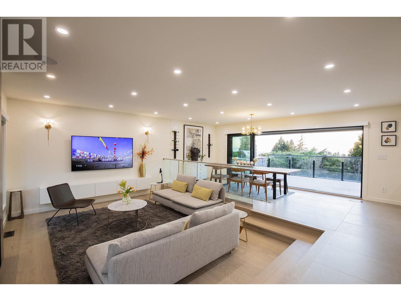 Property at 1045 BRAESIDE STREET image 3