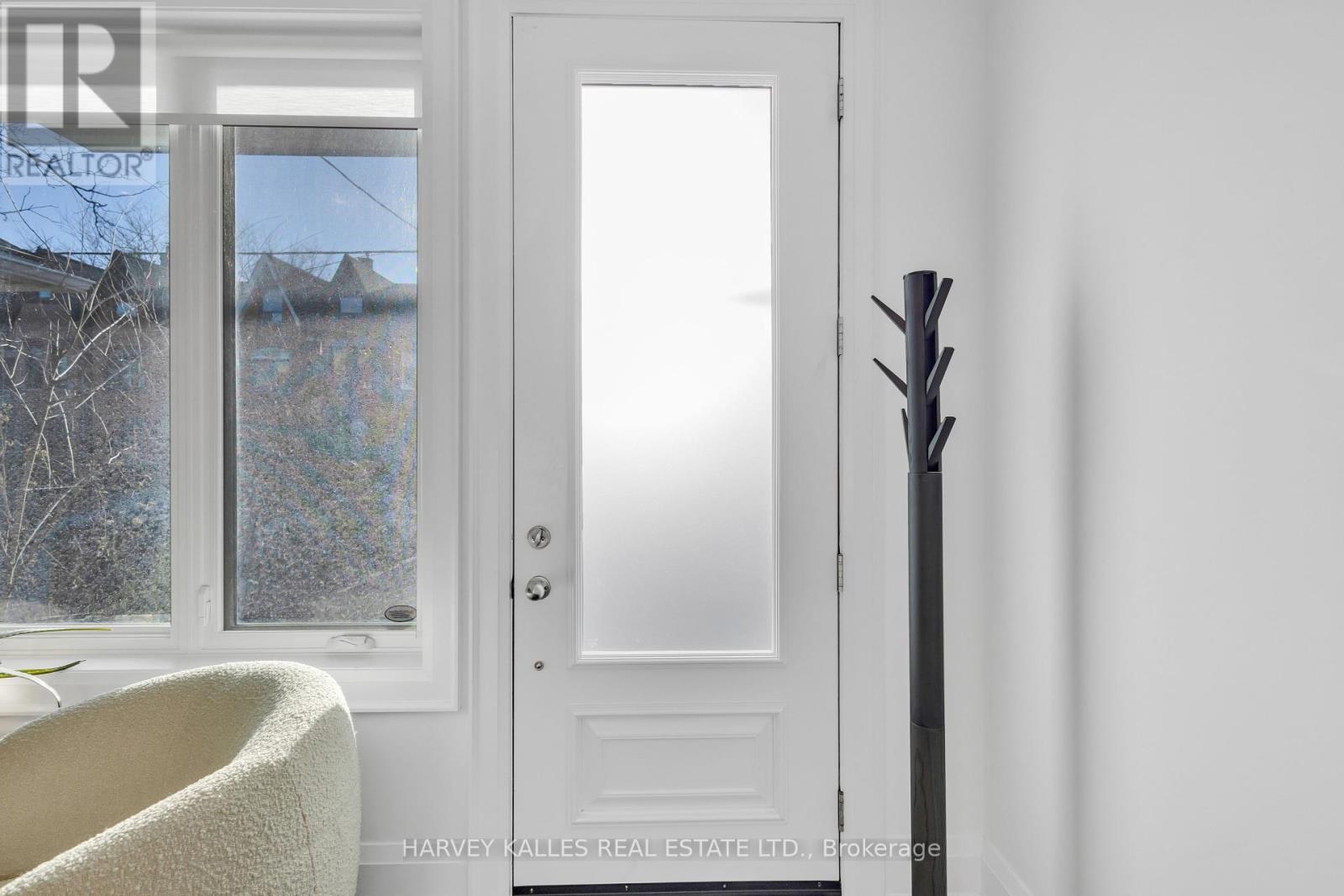 Property at 257 BORDEN STREET image 3