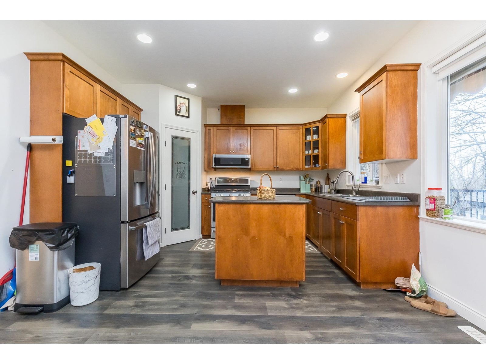 33883 Hollister Place, Mission, British Columbia  V2V 7P6 - Photo 8 - R2973189