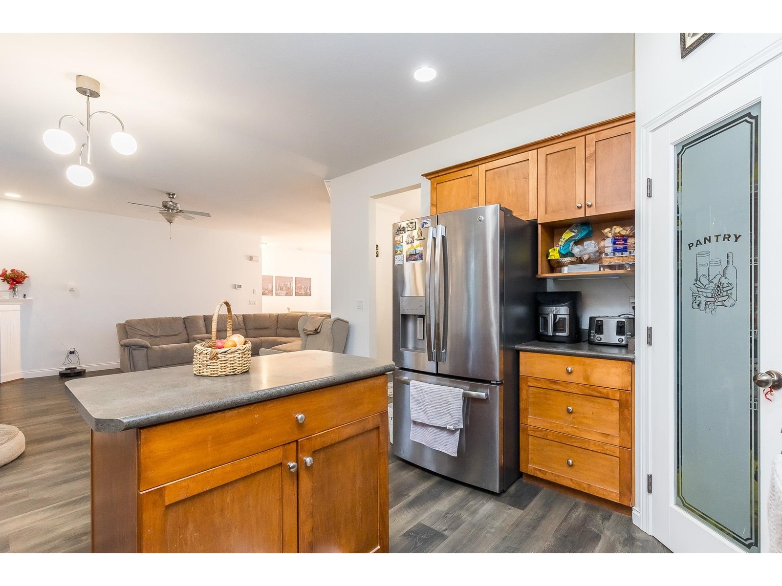 33883 Hollister Place, Mission, British Columbia  V2V 7P6 - Photo 13 - R2973189