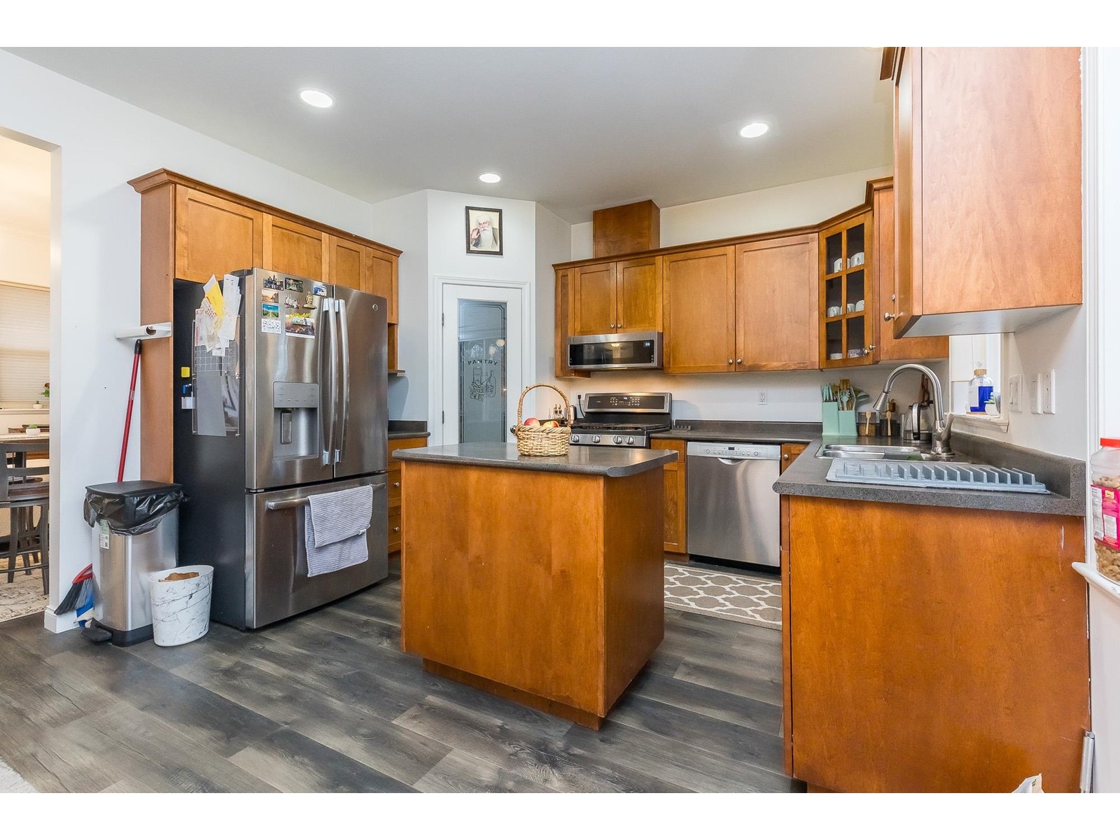 33883 Hollister Place, Mission, British Columbia  V2V 7P6 - Photo 10 - R2973189