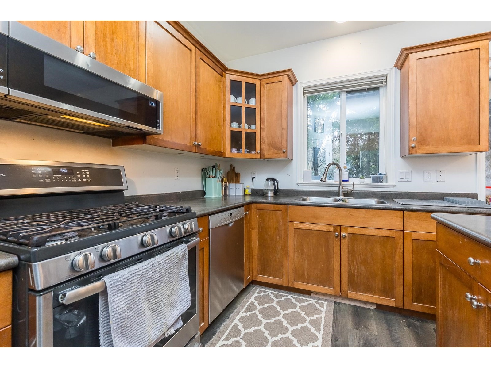 33883 Hollister Place, Mission, British Columbia  V2V 7P6 - Photo 12 - R2973189