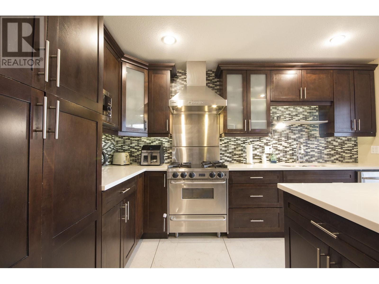 Listing Picture 11 of 40 : 64 W 39TH AVENUE, Vancouver / 溫哥華 - 魯藝地產 Yvonne Lu Group - MLS Medallion Club Member