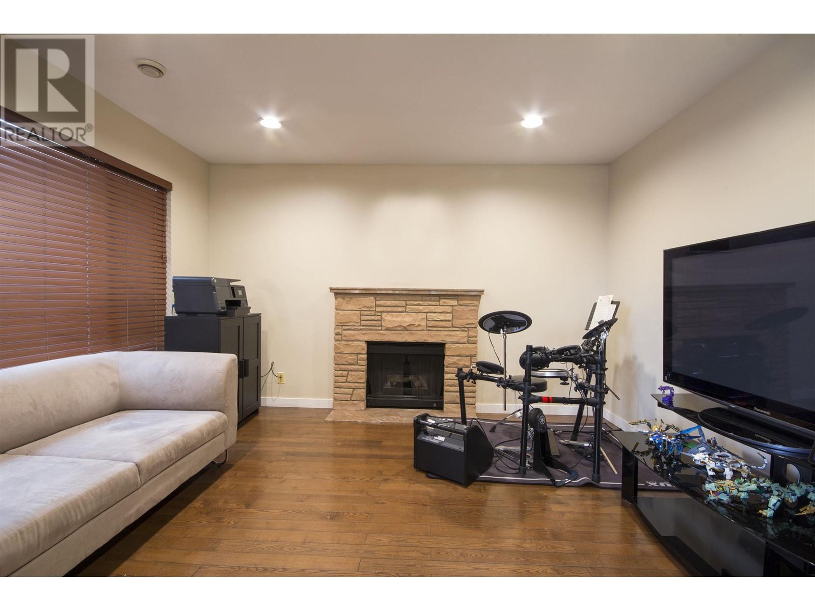 Listing Picture 17 of 40 : 64 W 39TH AVENUE, Vancouver / 溫哥華 - 魯藝地產 Yvonne Lu Group - MLS Medallion Club Member