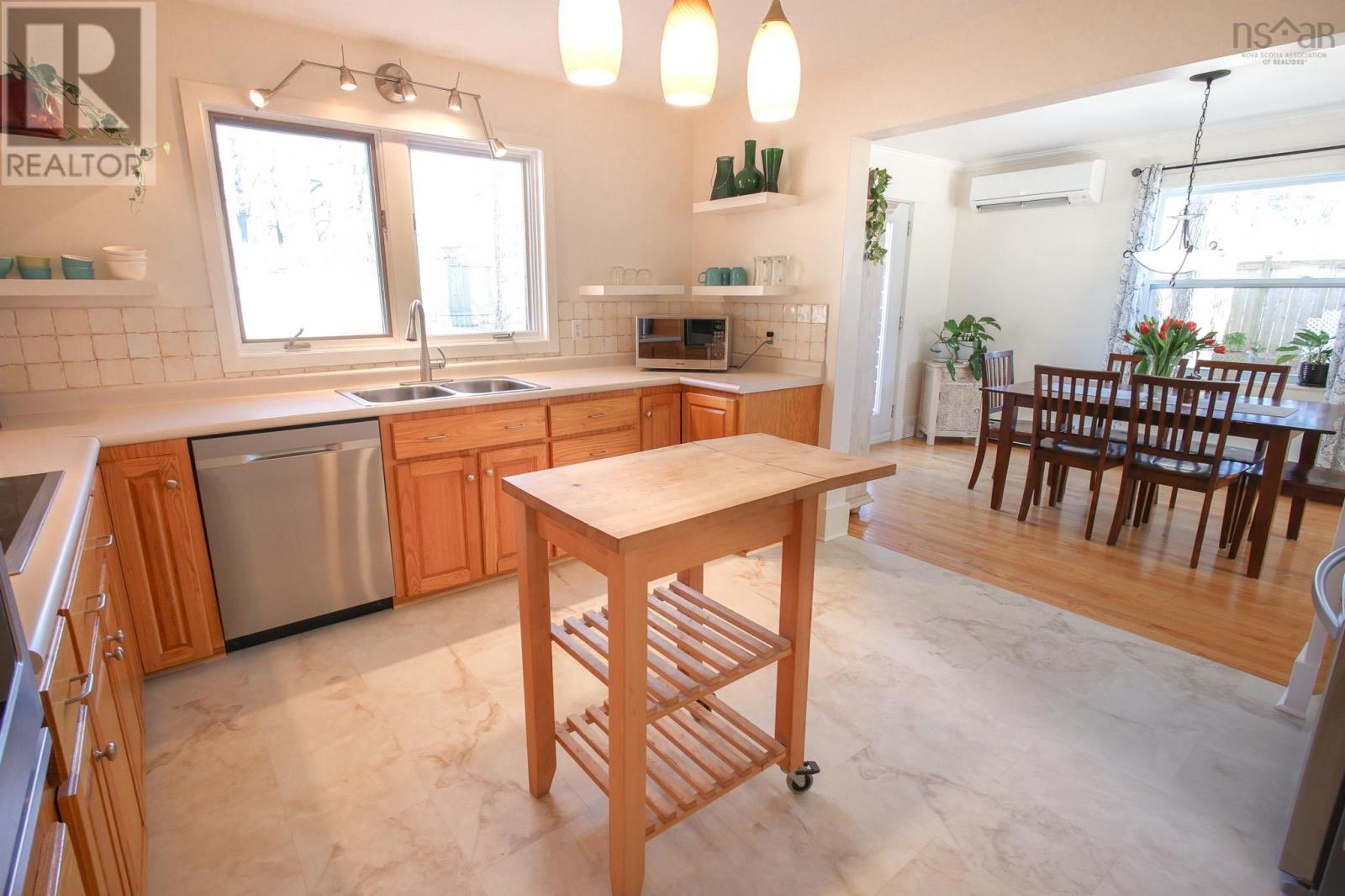 84 Park Street, Bridgewater, Nova Scotia  B4V 2B9 - Photo 13 - 202505311