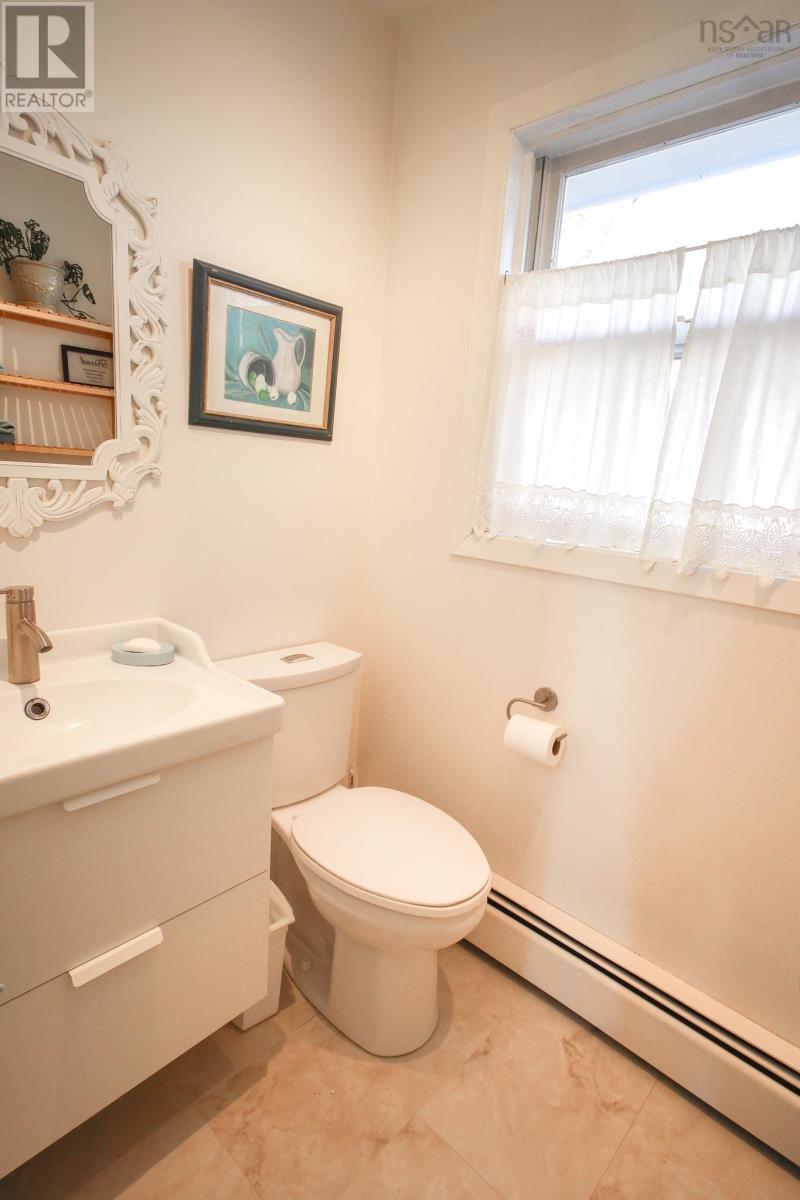 84 Park Street, Bridgewater, Nova Scotia  B4V 2B9 - Photo 16 - 202505311