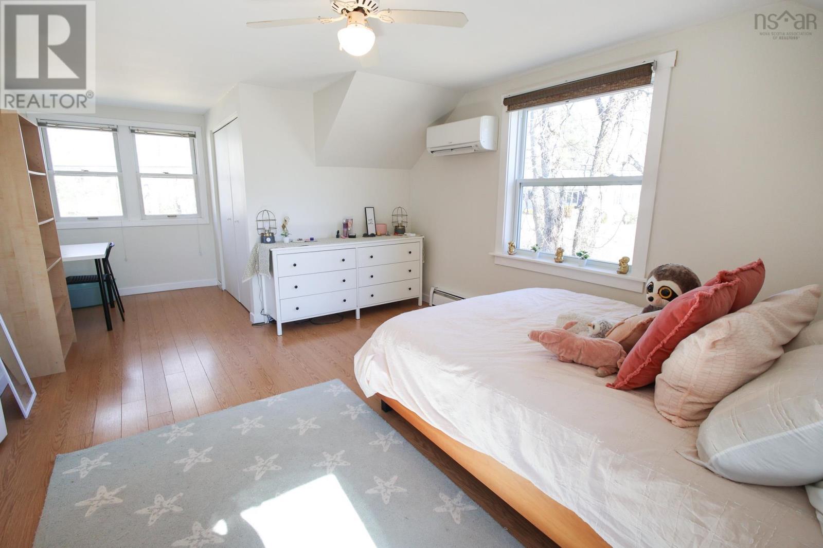 84 Park Street, Bridgewater, Nova Scotia  B4V 2B9 - Photo 27 - 202505311